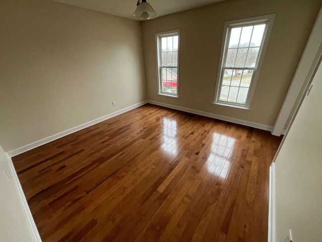 Building Photo - 145 Fiddlers Run Ct