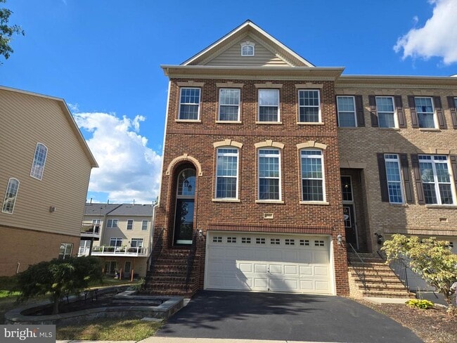 Building Photo - 25550 Oak Medley Terrace
