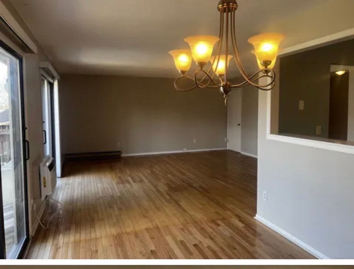 Building Photo - 255 Strawberry Hill Ave