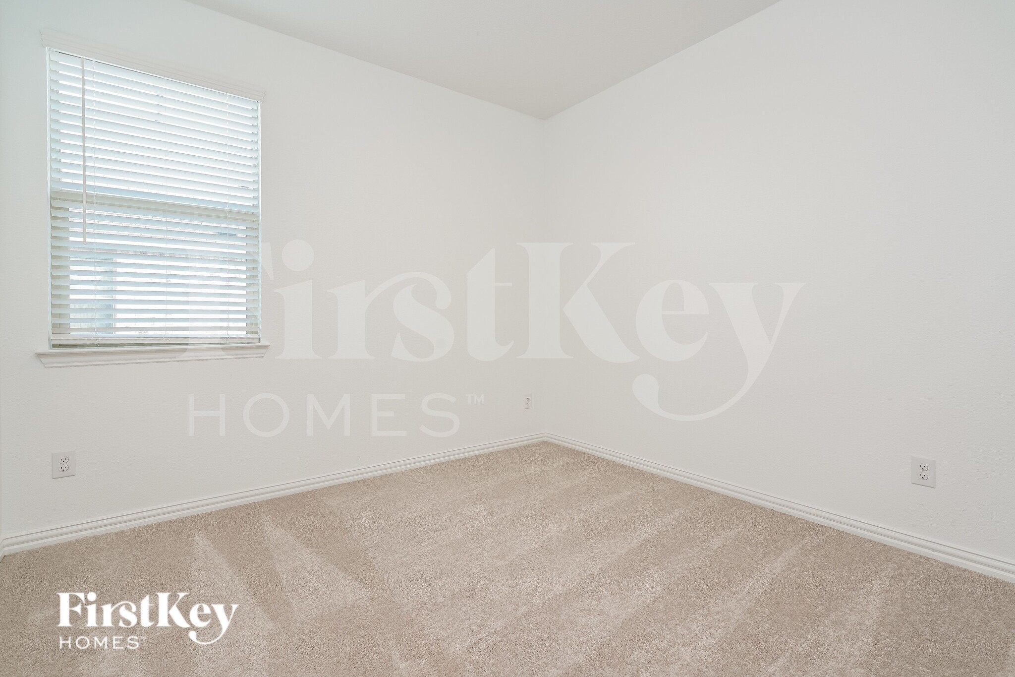 Building Photo - 929 High Noon Dr