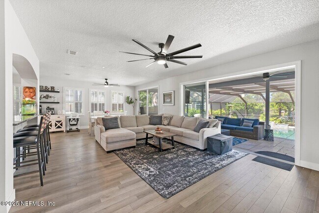 Building Photo - 11698 Donato Dr