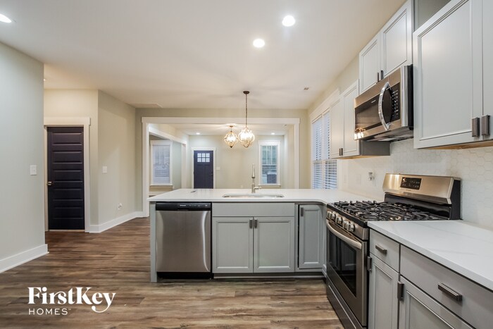 Building Photo - 300 S Crawford St