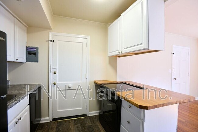 Building Photo - 1339 Briarwood Dr NE