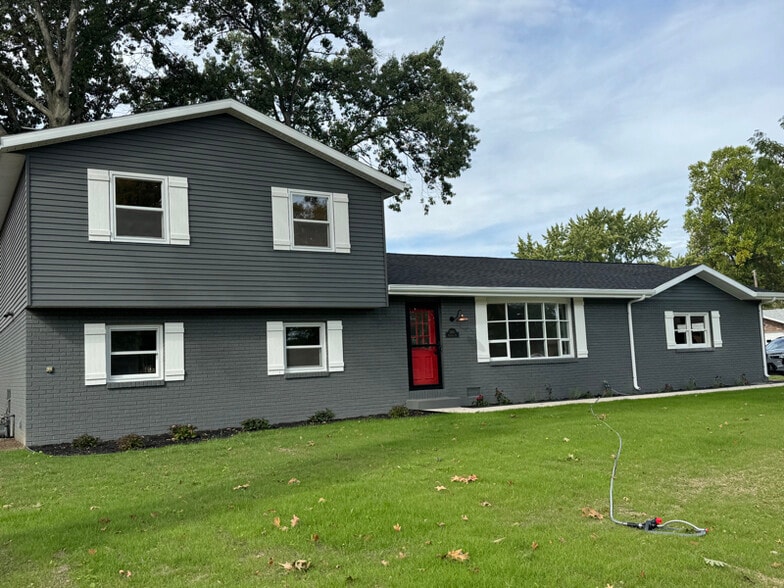 Primary Photo - 5800 Ponderosa Dr