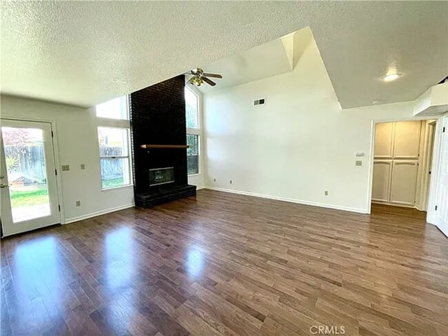Building Photo - Spacious 4-Bedroom Home in Desirable North...