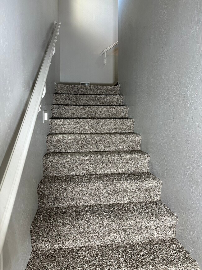 Building Photo - 1736 E Joseph Way