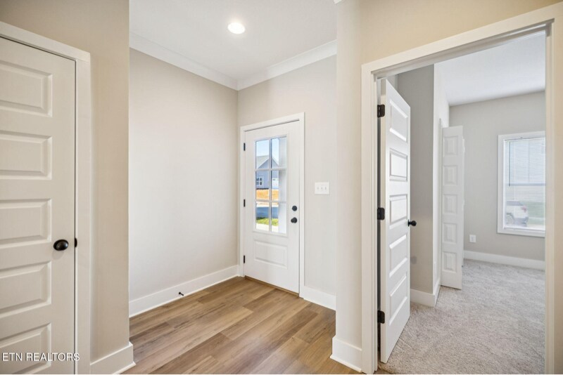 Building Photo - 122 Roseberry St