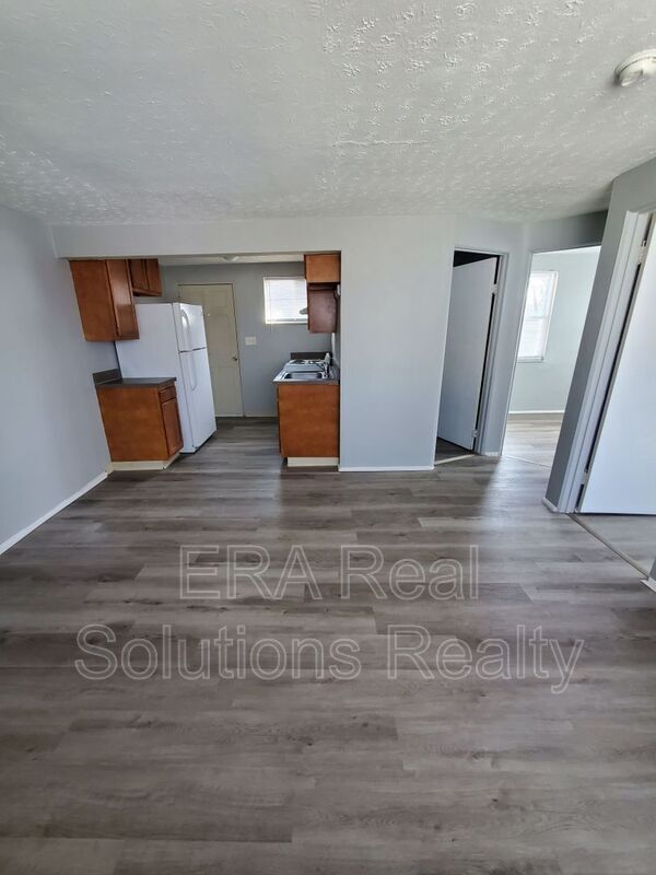 Building Photo - 1045 Leona Ave