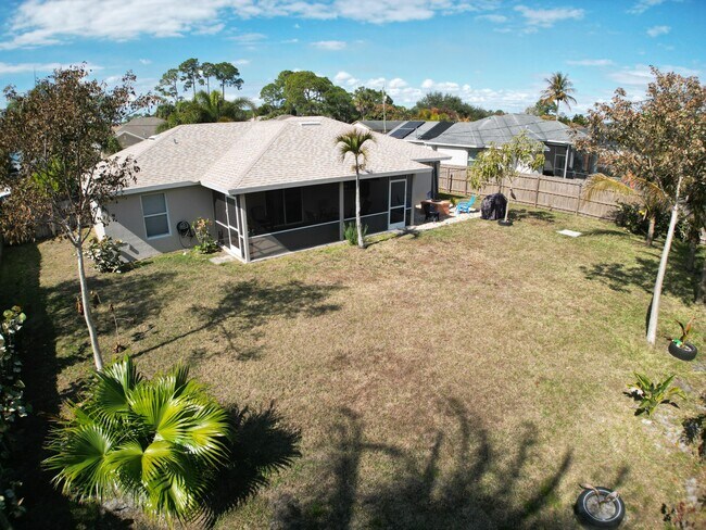 Building Photo - 3647 SW Ballweg St