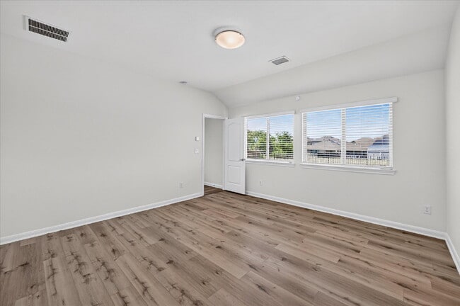 Building Photo - 1261 Rosebush Rd