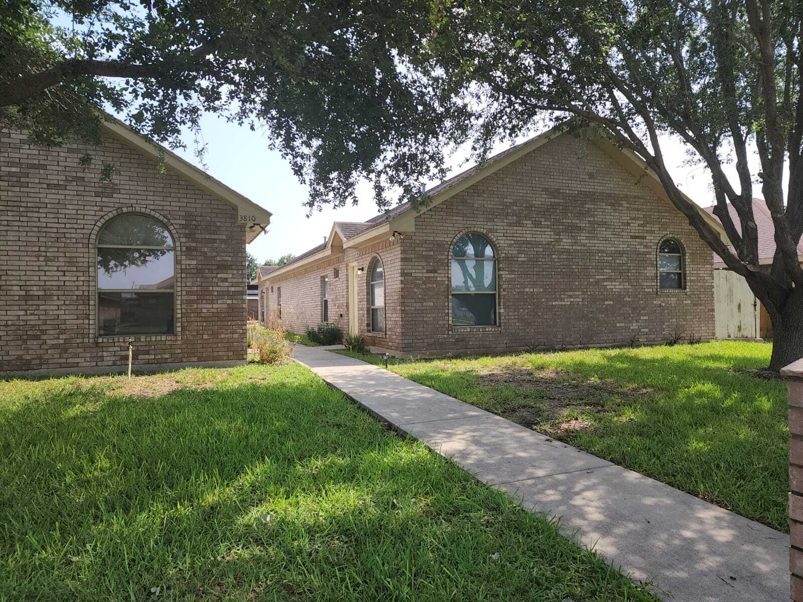 Building Photo - 3810 W Sarah Evans