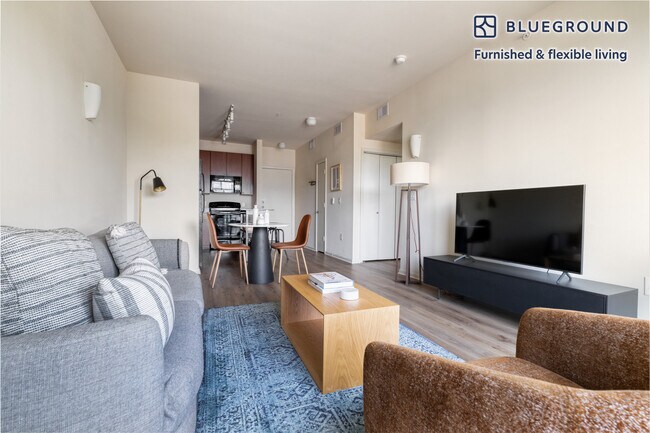 Building Photo - 3001 Esperanza Crossing