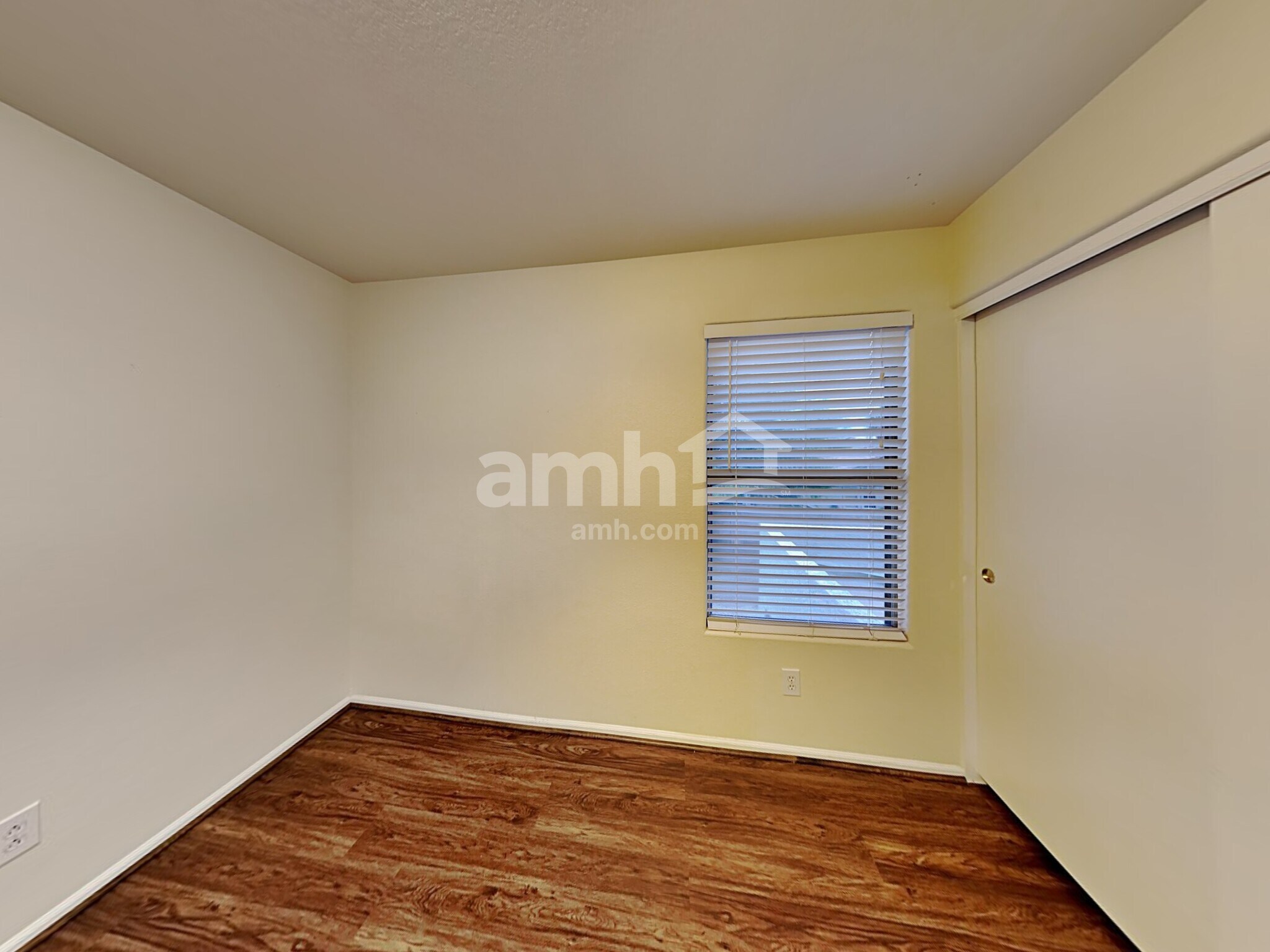 Building Photo - 11439 E Persimmon Ave