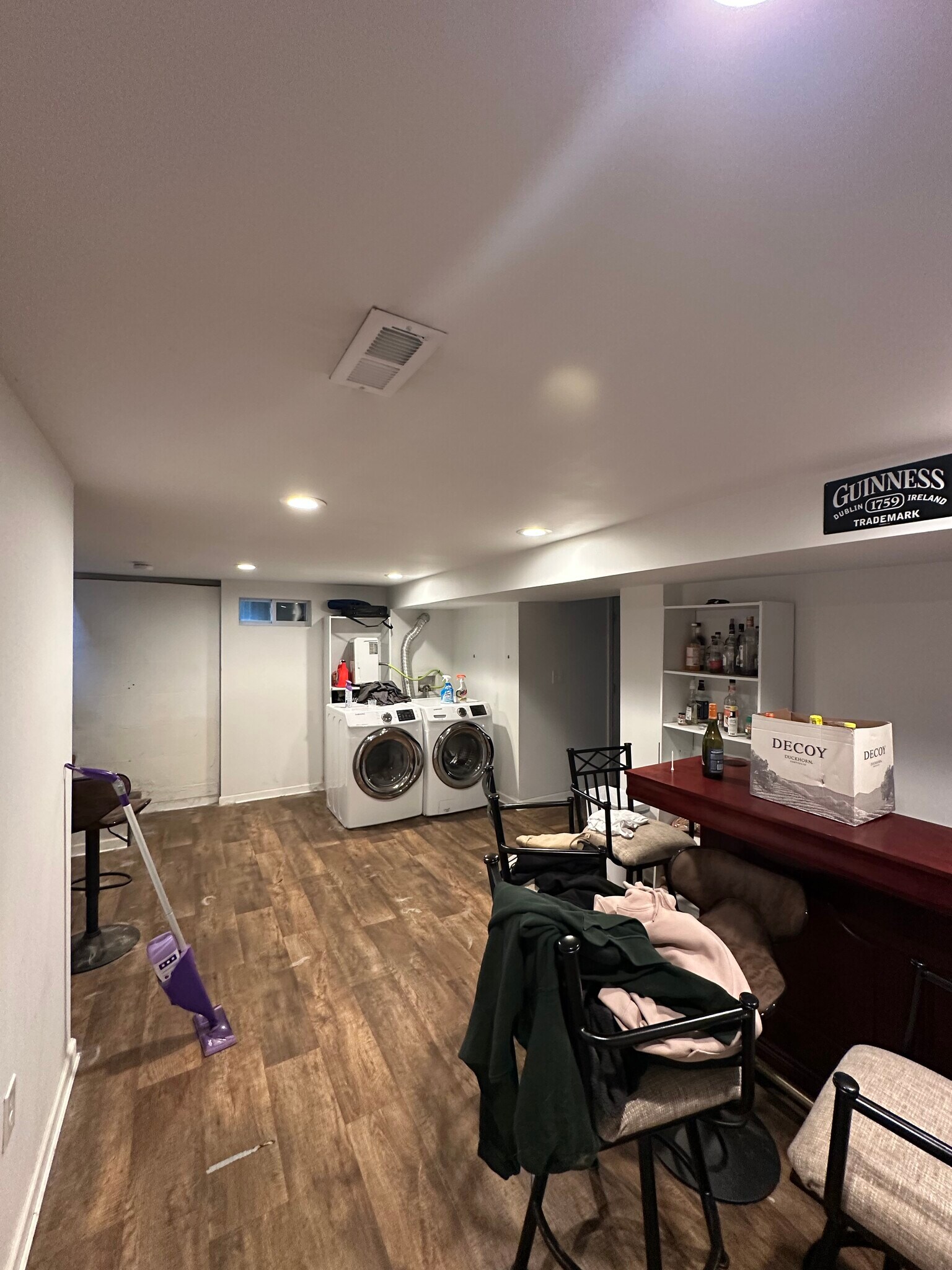 Building Photo - 136 W Squantum St