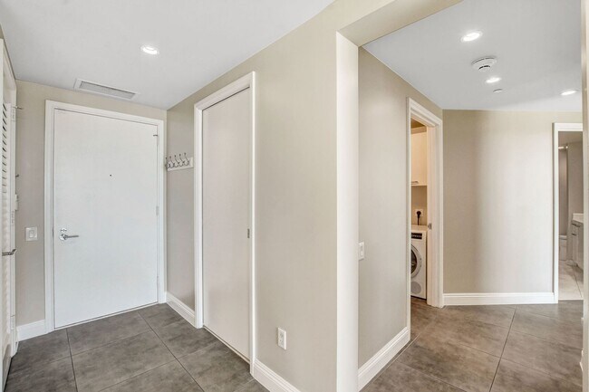 Building Photo - Turnberry Towers 4305W-Strip/City Views from this Stunning 3Bd/2.5Ba Residence