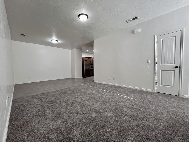 Building Photo - 1467 Clinton Way