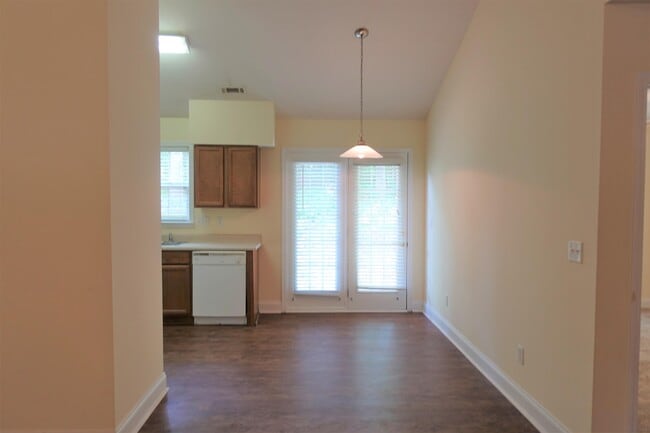 Building Photo - 312 Sprucewood Ct