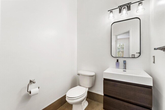 Building Photo - 105 Harbors Way