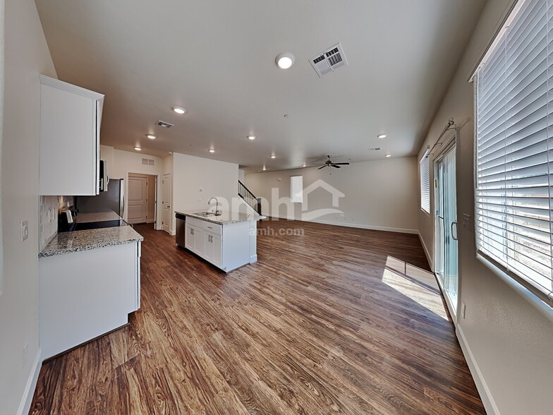 Building Photo - 75 Foxridge Swings Ln