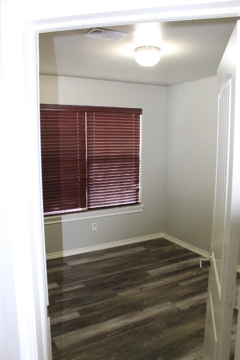 Building Photo - 505 SW 121st Pl
