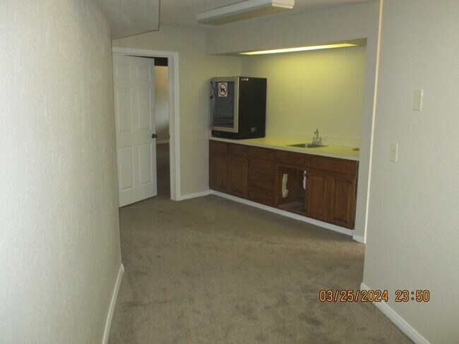 Building Photo - 2000 W Willis