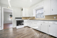 Building Photo - 424 N Riverview Dr