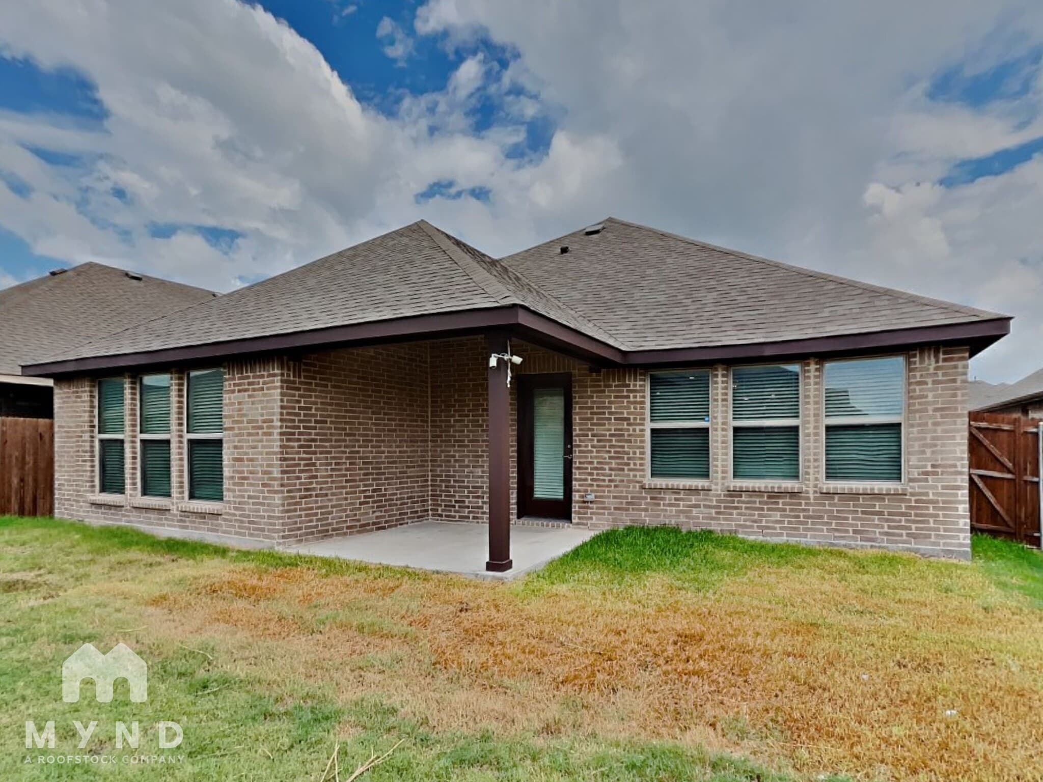 Building Photo - 552 Bradley Dr