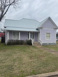 Building Photo - 607 Mills St