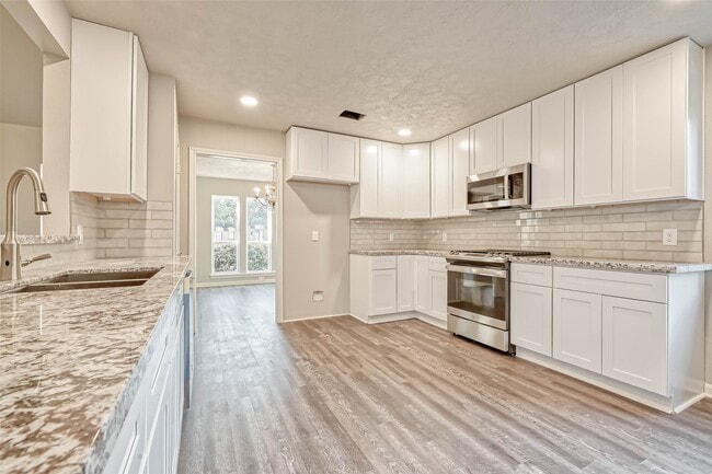 Building Photo - 3615 Highfalls Dr