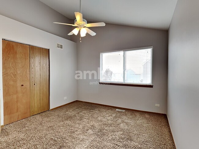 Building Photo - 12 W Country Walk Dr