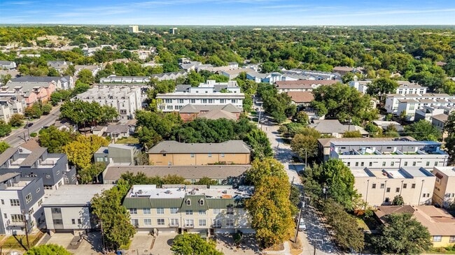 Building Photo - 5803 Hudson St