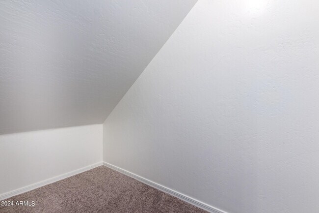 Building Photo - 2343 E Sunland Ave