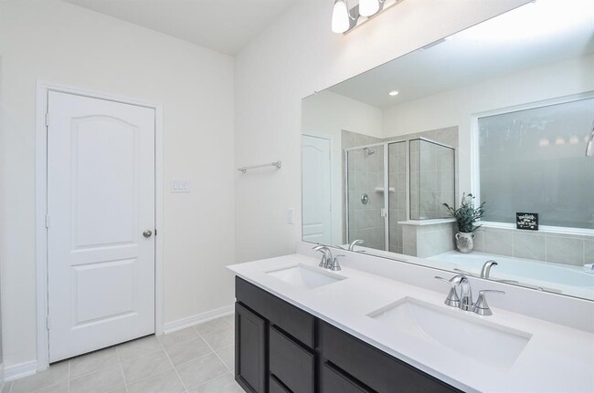Building Photo - 4813 Vida Vis Dr