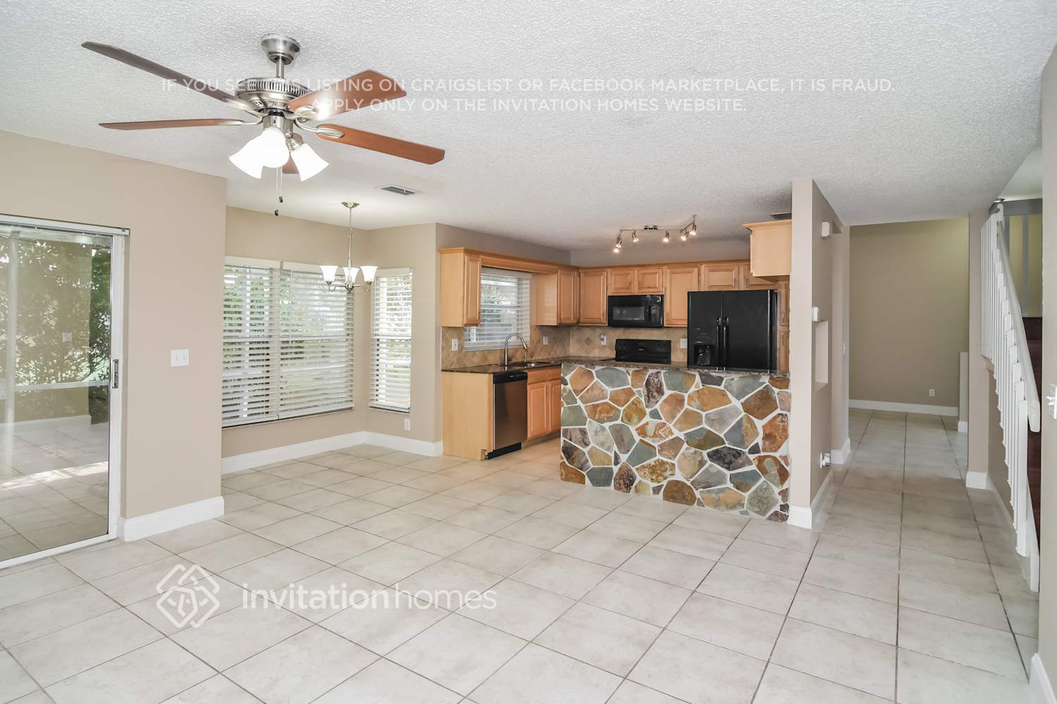 Building Photo - 450 SW 182nd Way