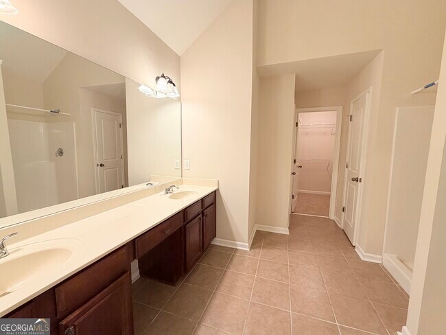 Building Photo - 260 Ascott Ln