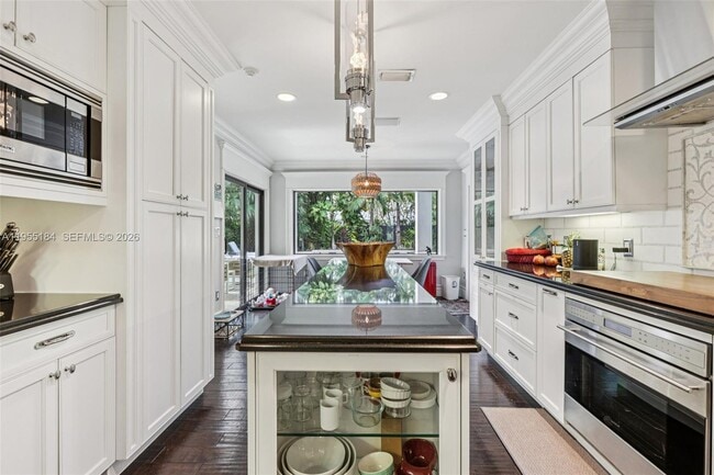 Building Photo - 34 SW 22nd Rd