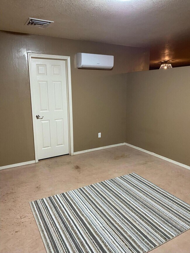 Building Photo - 170 El Cerro Lp