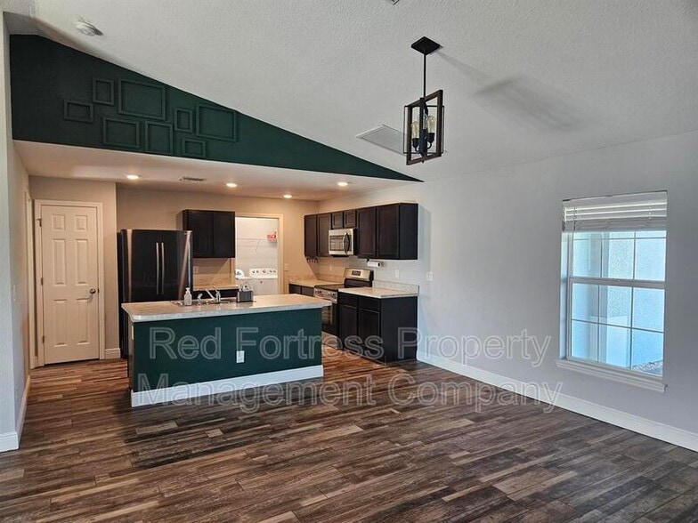 Building Photo - 1200 NW 15th Terrace