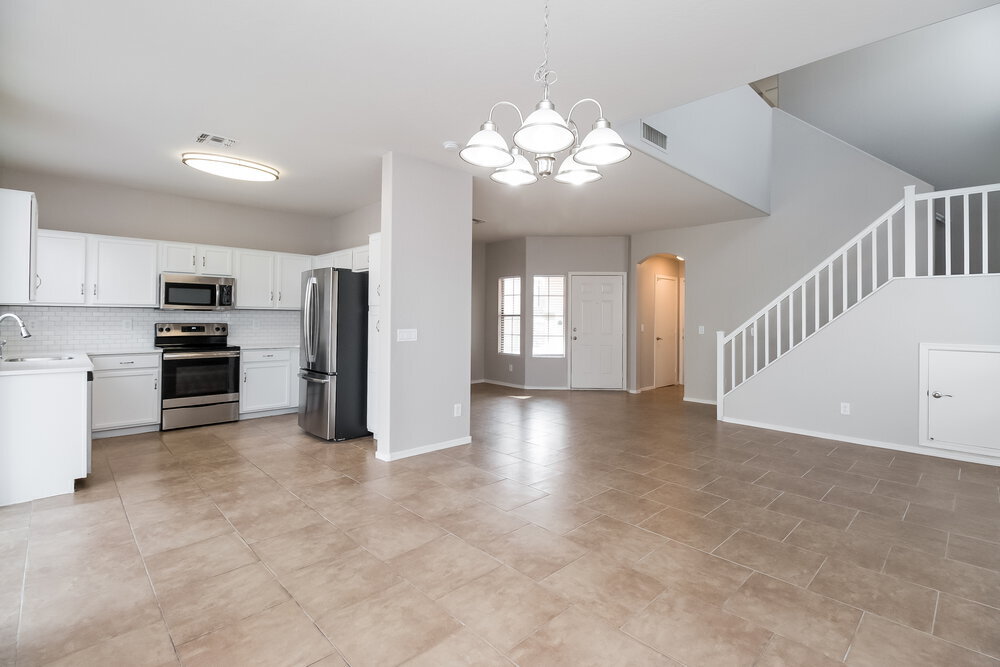 Building Photo - 11414 W Apache St