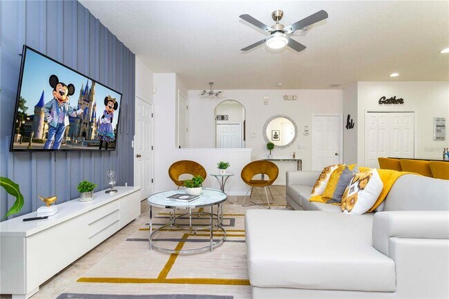 Building Photo - 650 Las Fuentes Dr