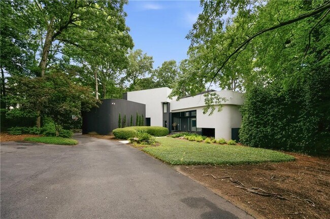 Building Photo - 13 Heards Overlook Ct NW