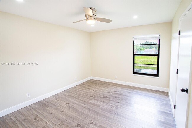 Building Photo - 9431 Boca Cove Cir