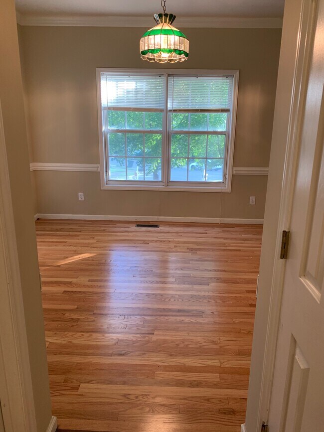 Building Photo - 8530 Guerro Ct