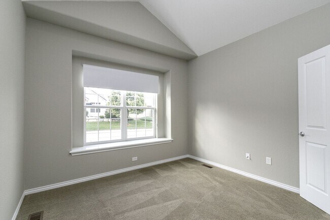 Building Photo - Beautiful ranch style patio home in Fox Meadows golf community.