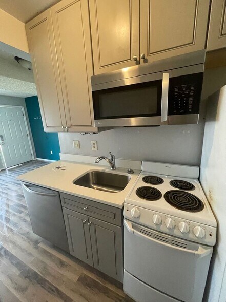 Building Photo - 1945 Arapahoe Ave