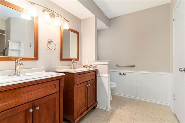 Building Photo - 802 Pebblebrook Dr