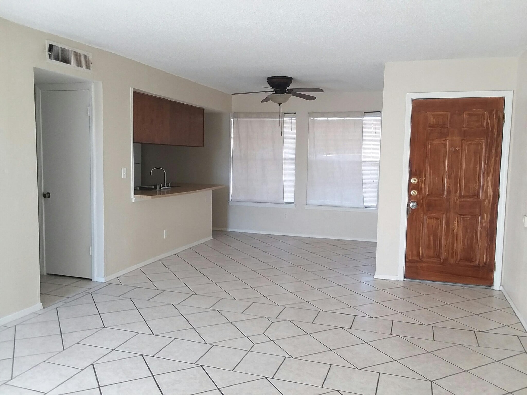 Building Photo - 2001 Amy Sue Dr