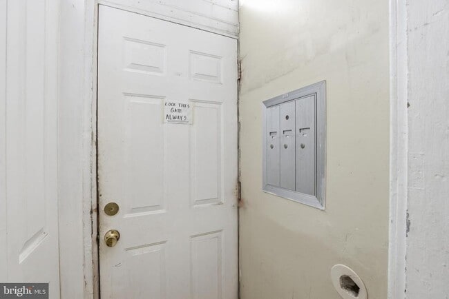 Building Photo - 1912 9th St NW