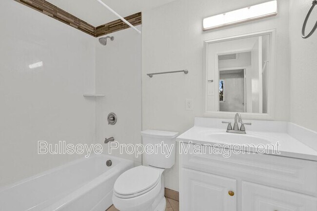 Building Photo - 13811 N 37th Way