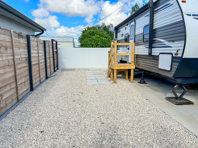 Building Photo - 7570 Buchanan St